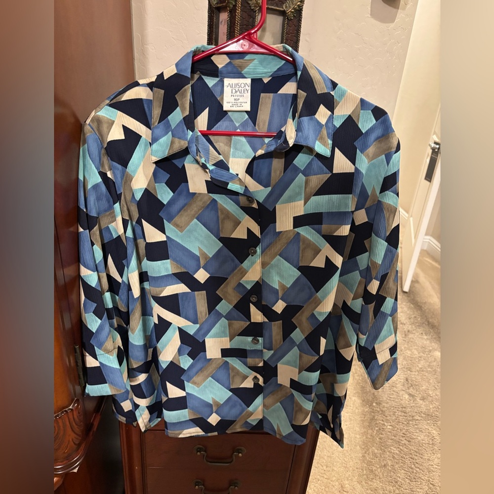 Allison Daley Navy, Light Blue & Cream Geometric Button-Down Shirt